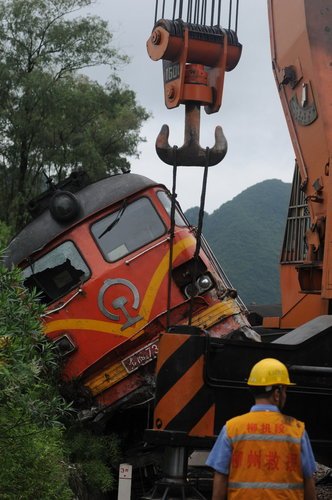 焦柳铁路广西境内一客运列车脱轨